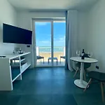 Marina Bay Sea Emotion Bed and breakfast