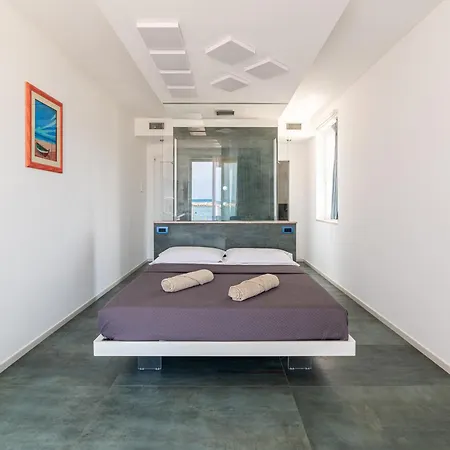 Marina Bay Sea Emotion Bed and breakfast